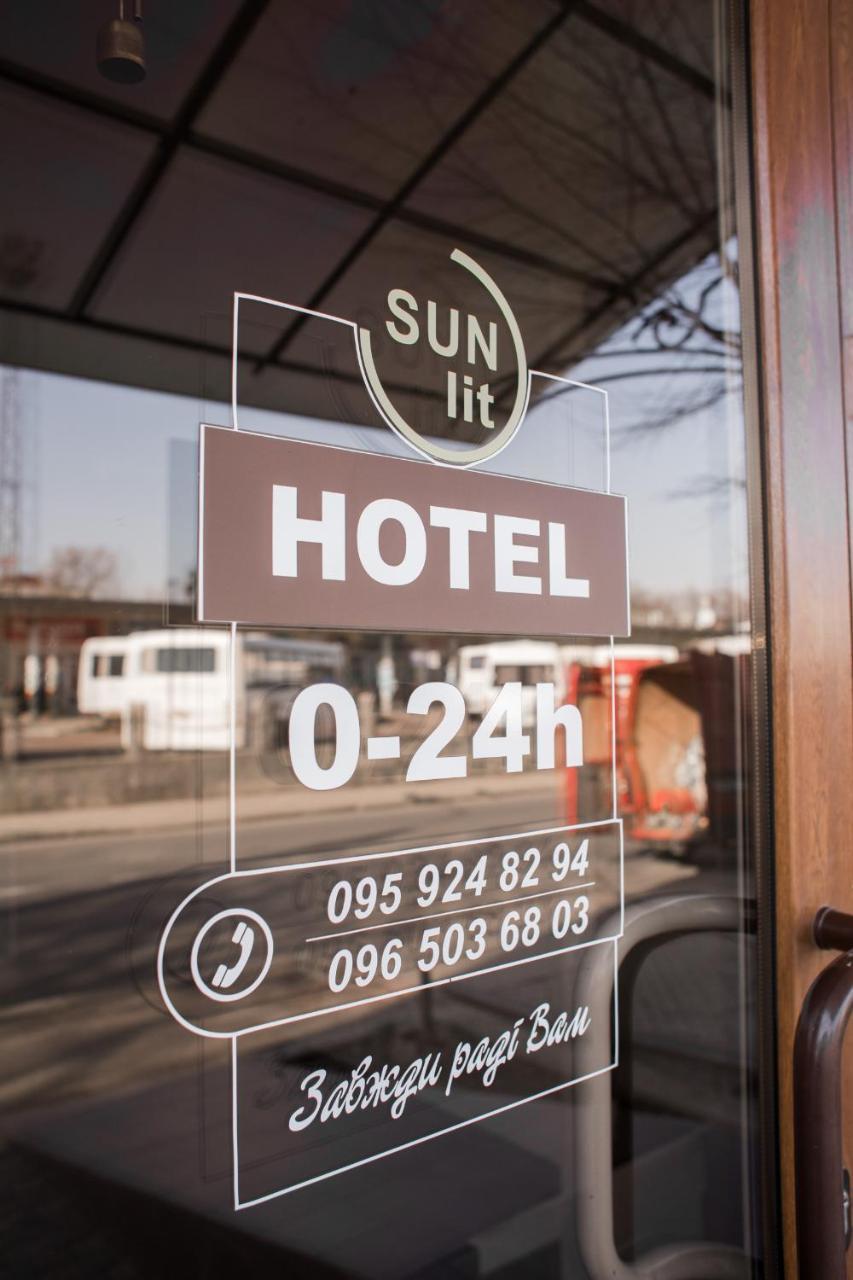 Sunlit Hotel Ivano-Frankivsk Exterior photo