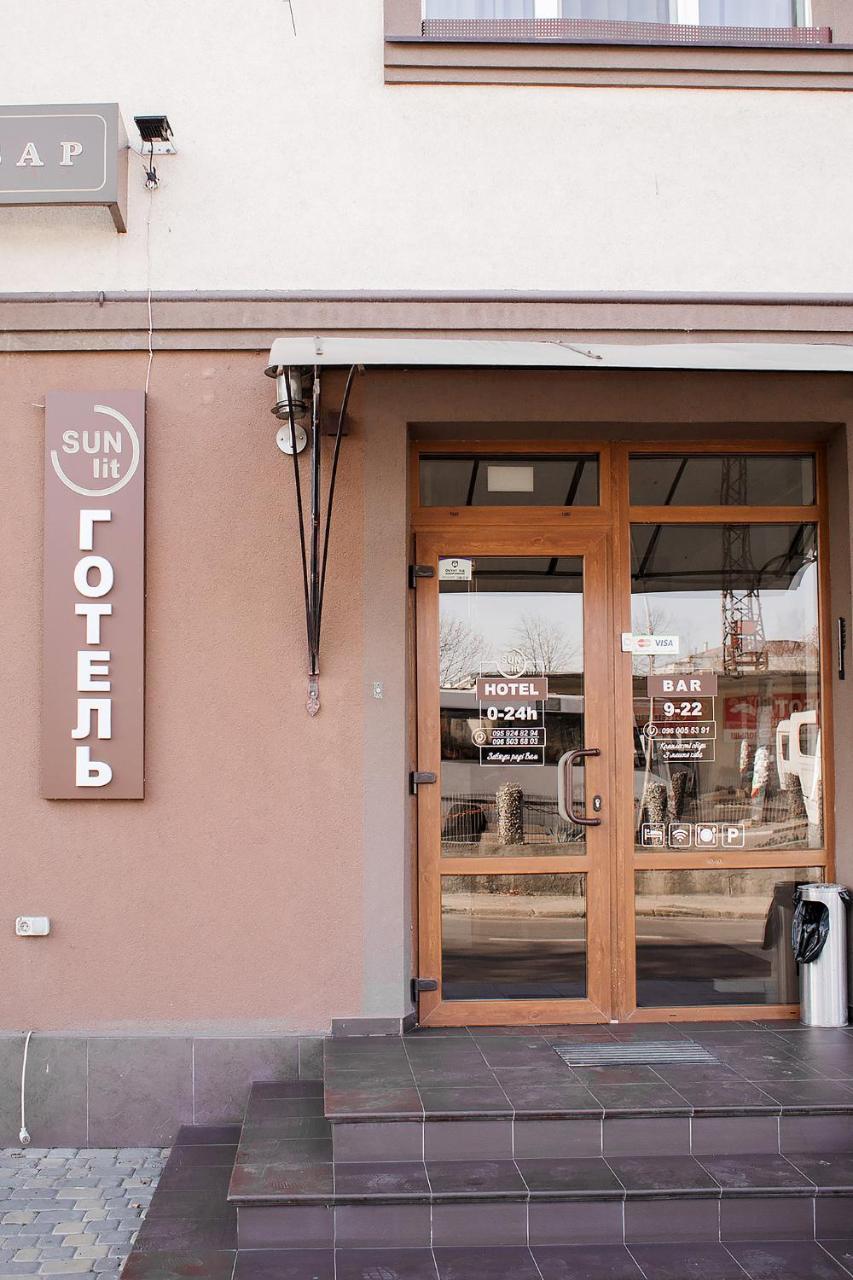 Sunlit Hotel Ivano-Frankivsk Exterior photo