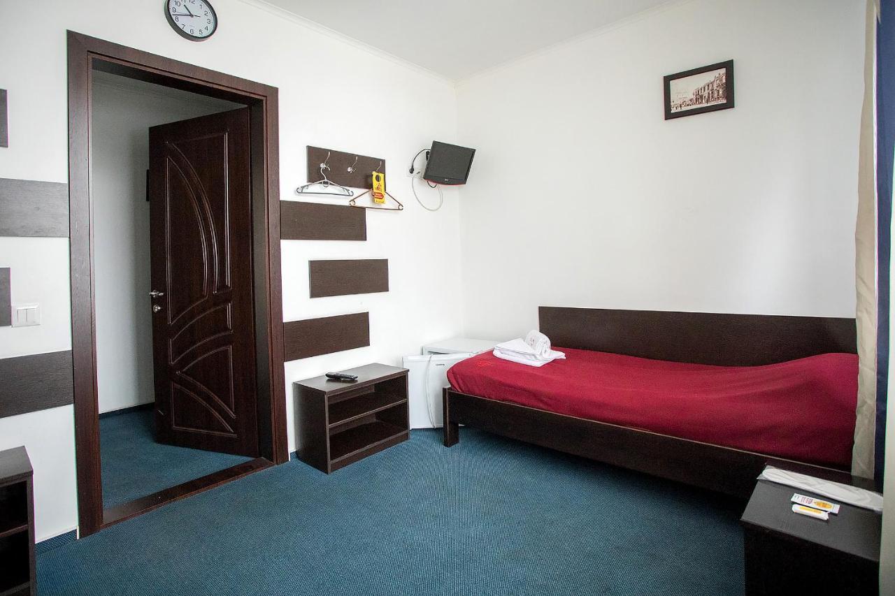 Sunlit Hotel Ivano-Frankivsk Exterior photo